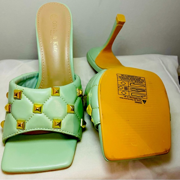 Olivia & Kate Sarabeth Embellished Slip On - Picture 1 of 10